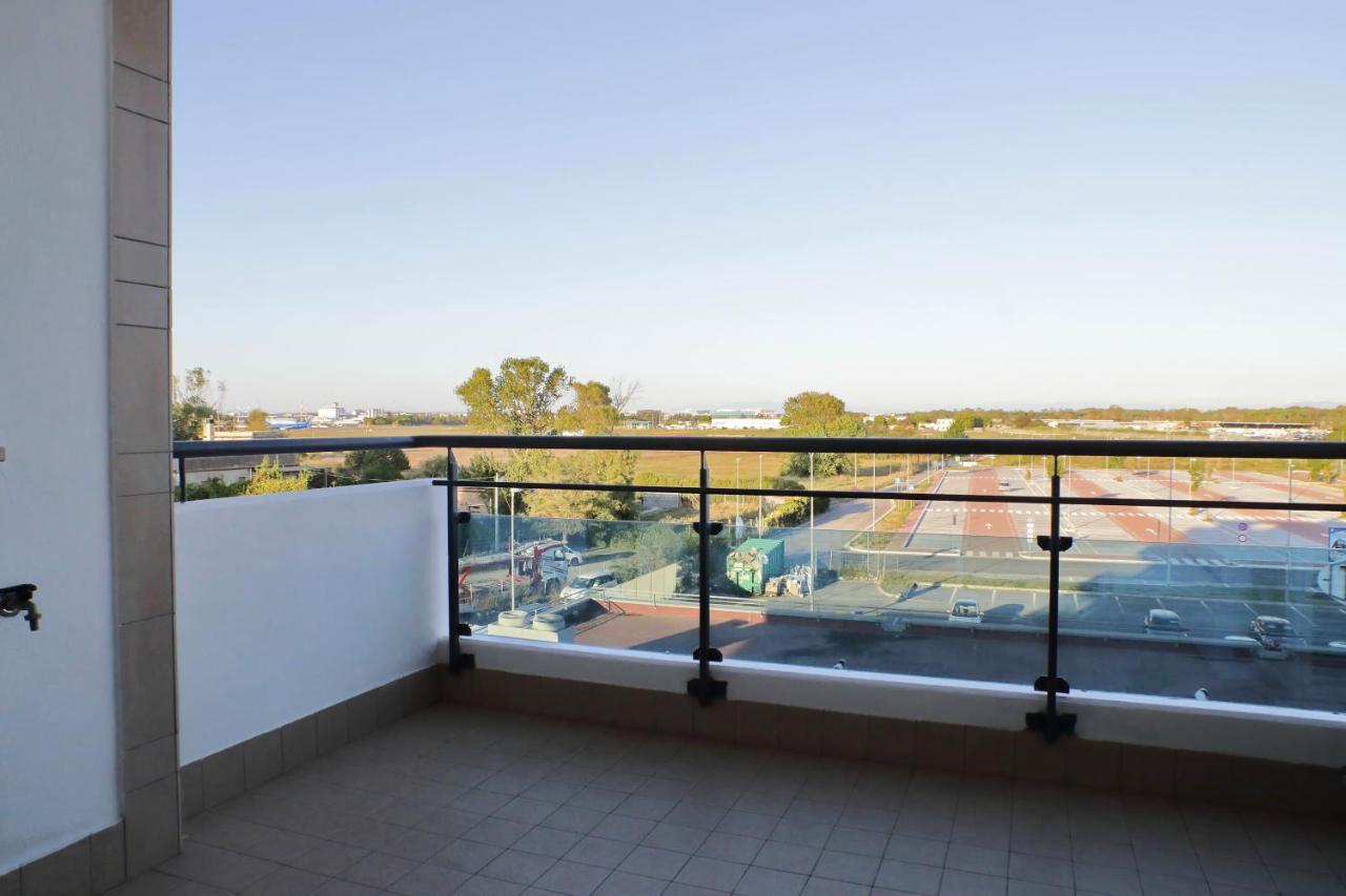 Bilocale Con Vista Sull'Aeroporto - Comodo Per Il Viaggio Fiumicino Zewnętrze zdjęcie